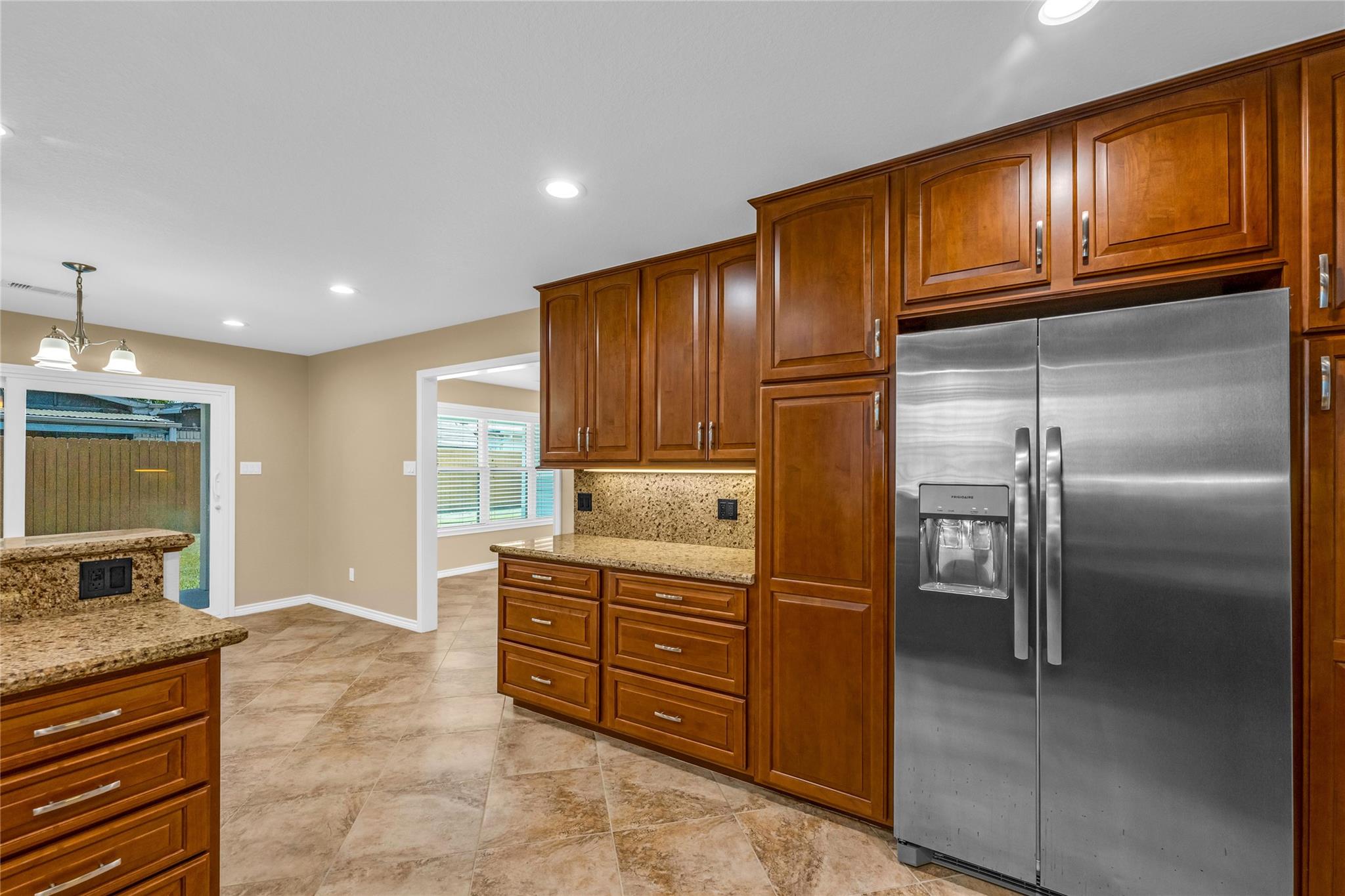 5611 Palm Circle