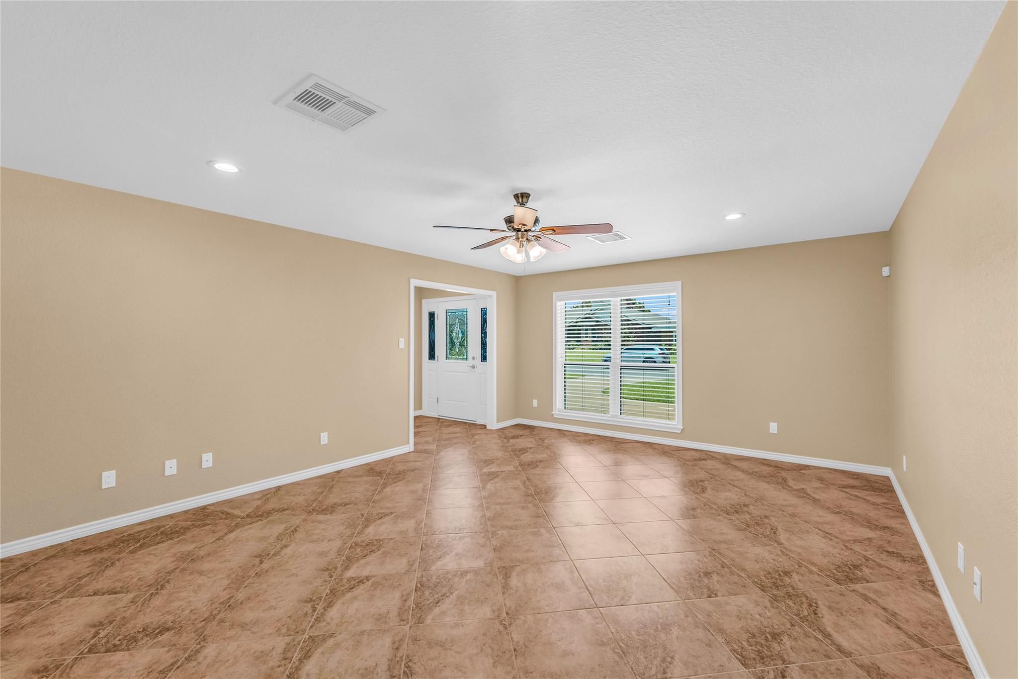 5611 Palm Circle
