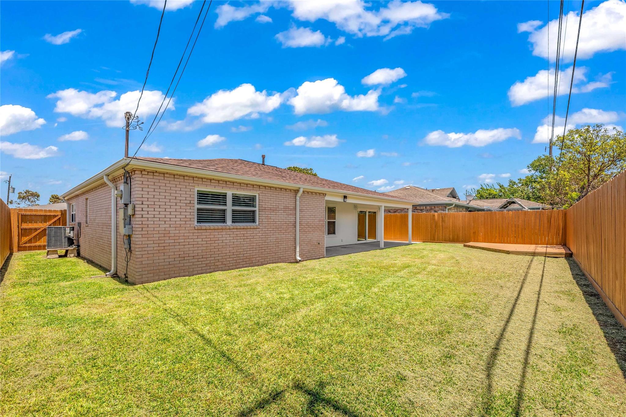 5611 Palm Circle