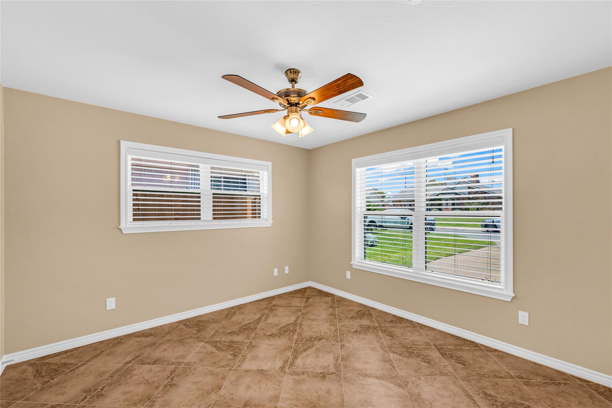 5611 Palm Circle
