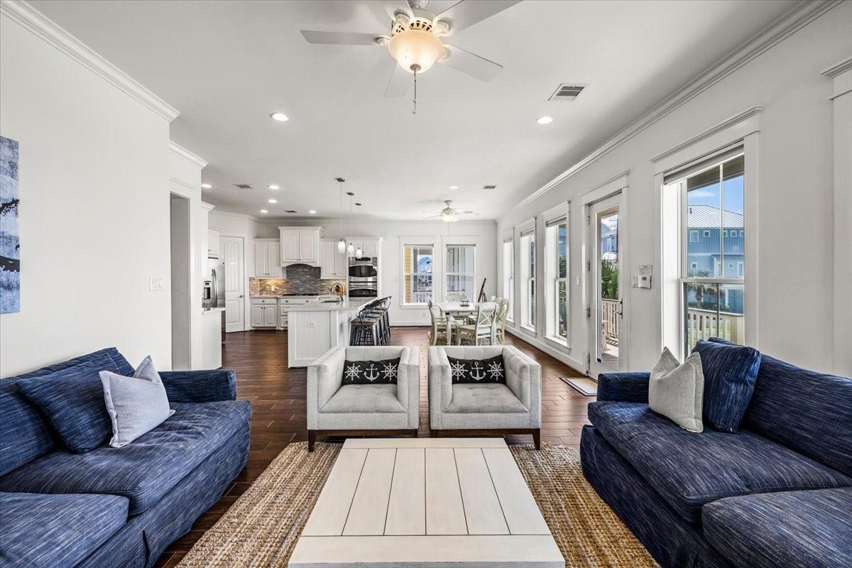11406 Beachside