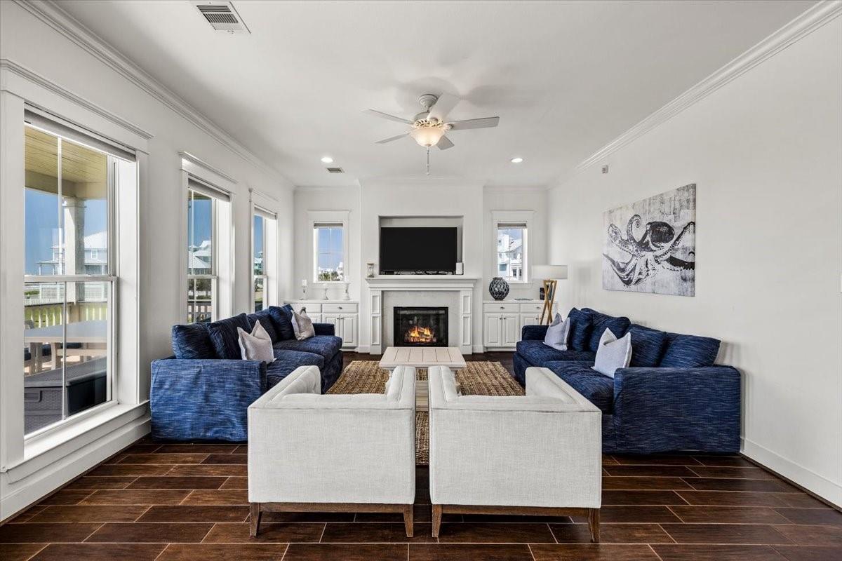 11406 Beachside