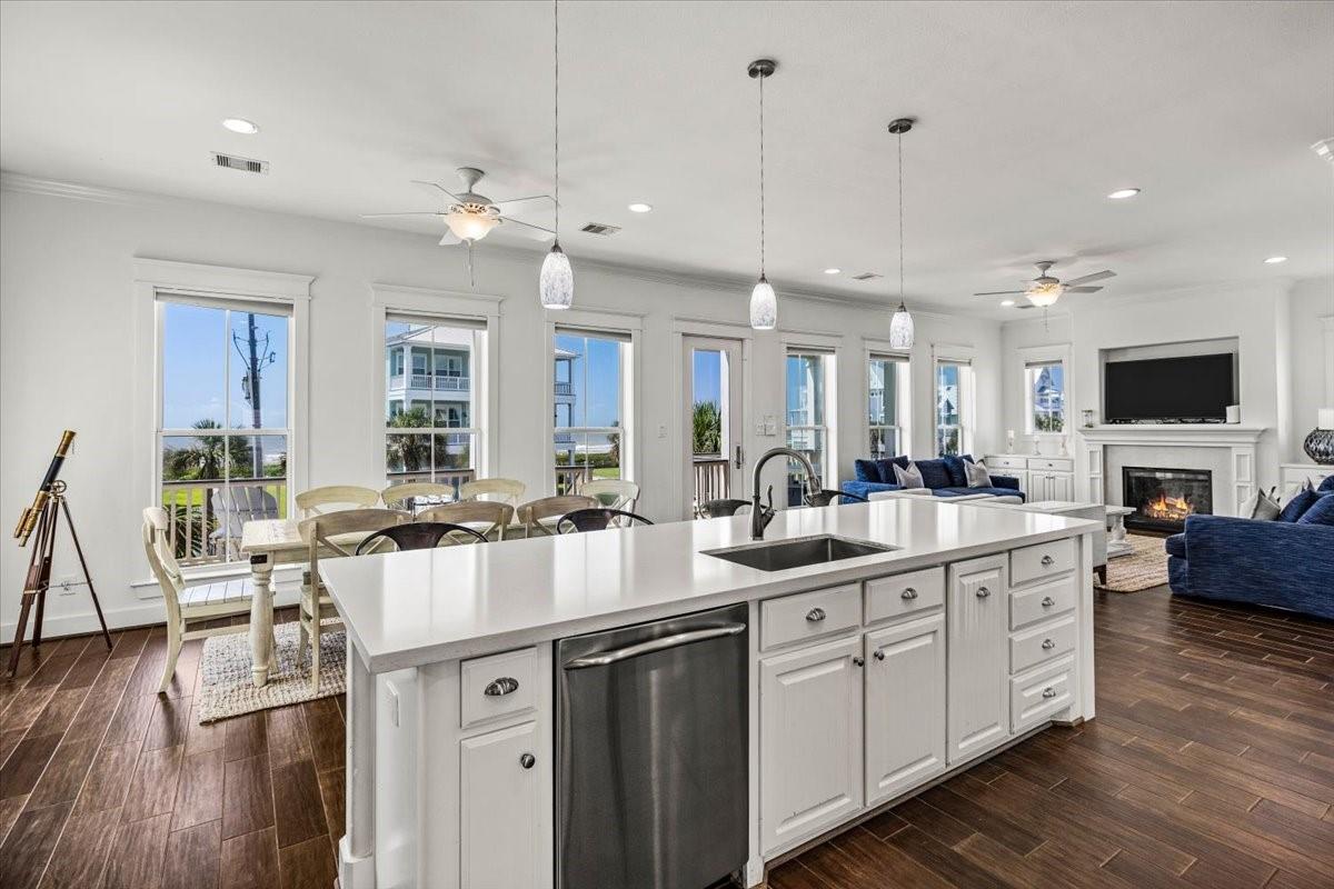 11406 Beachside