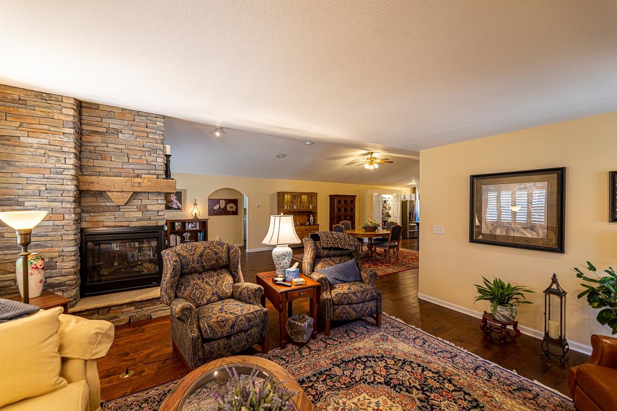 1545 SE Stonebridge Drive