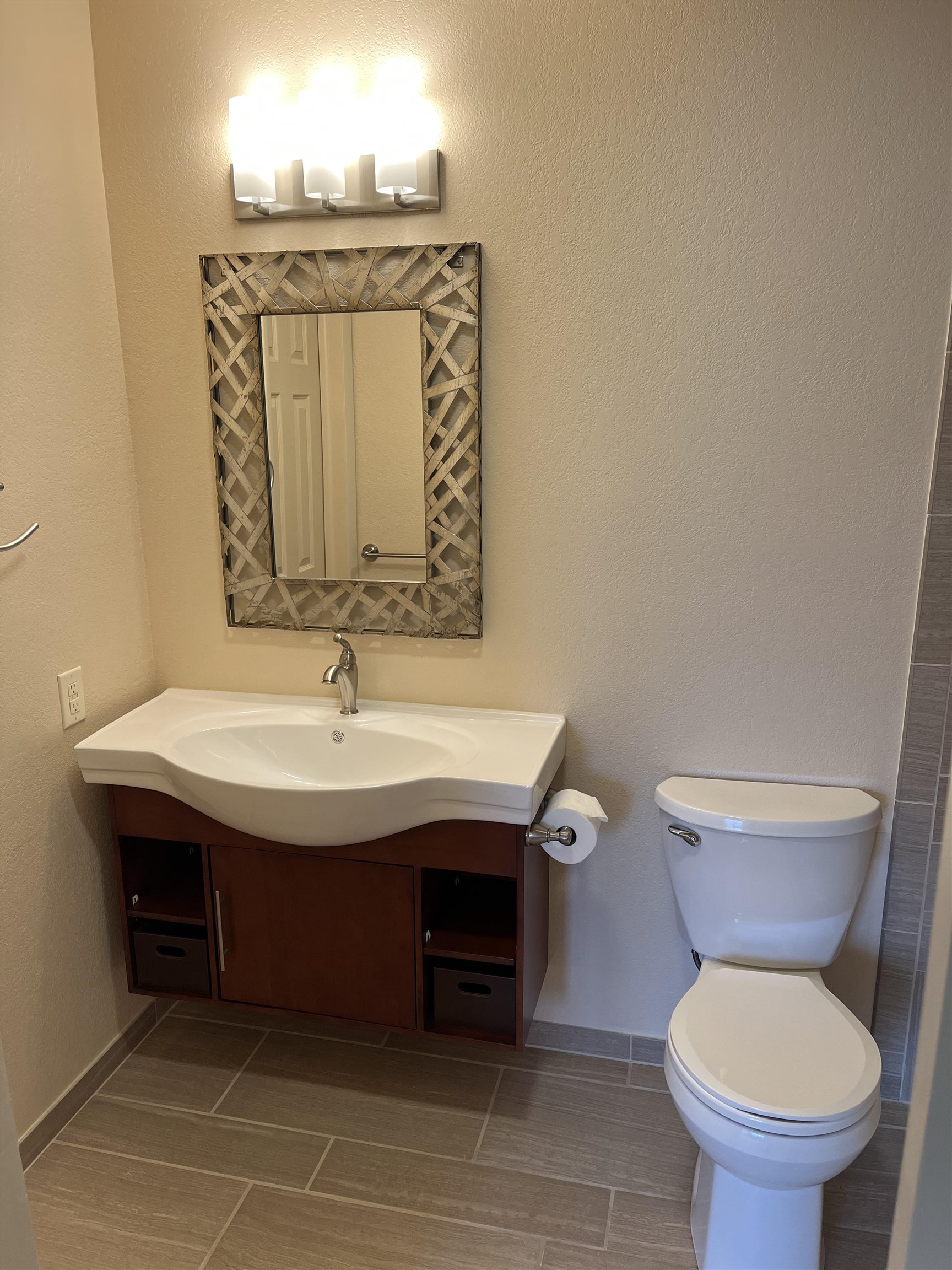 636 Horizon Drive Unit: 909