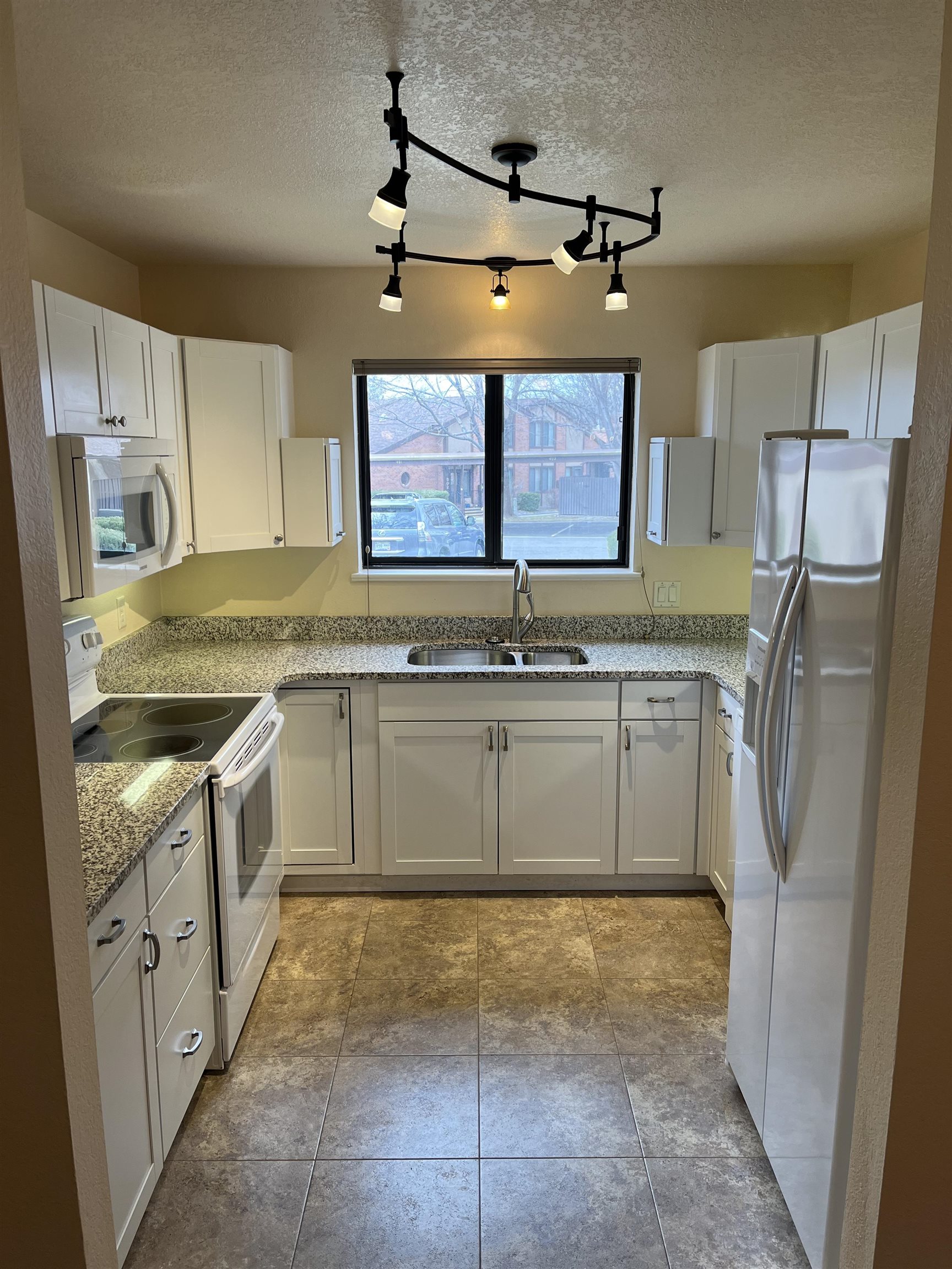 636 Horizon Drive Unit: 909