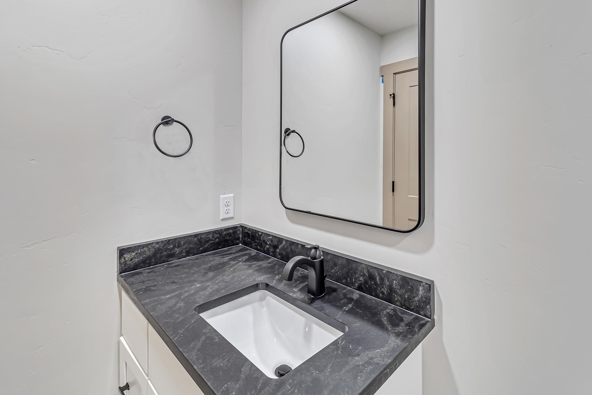 598 & 599 Teatro Court