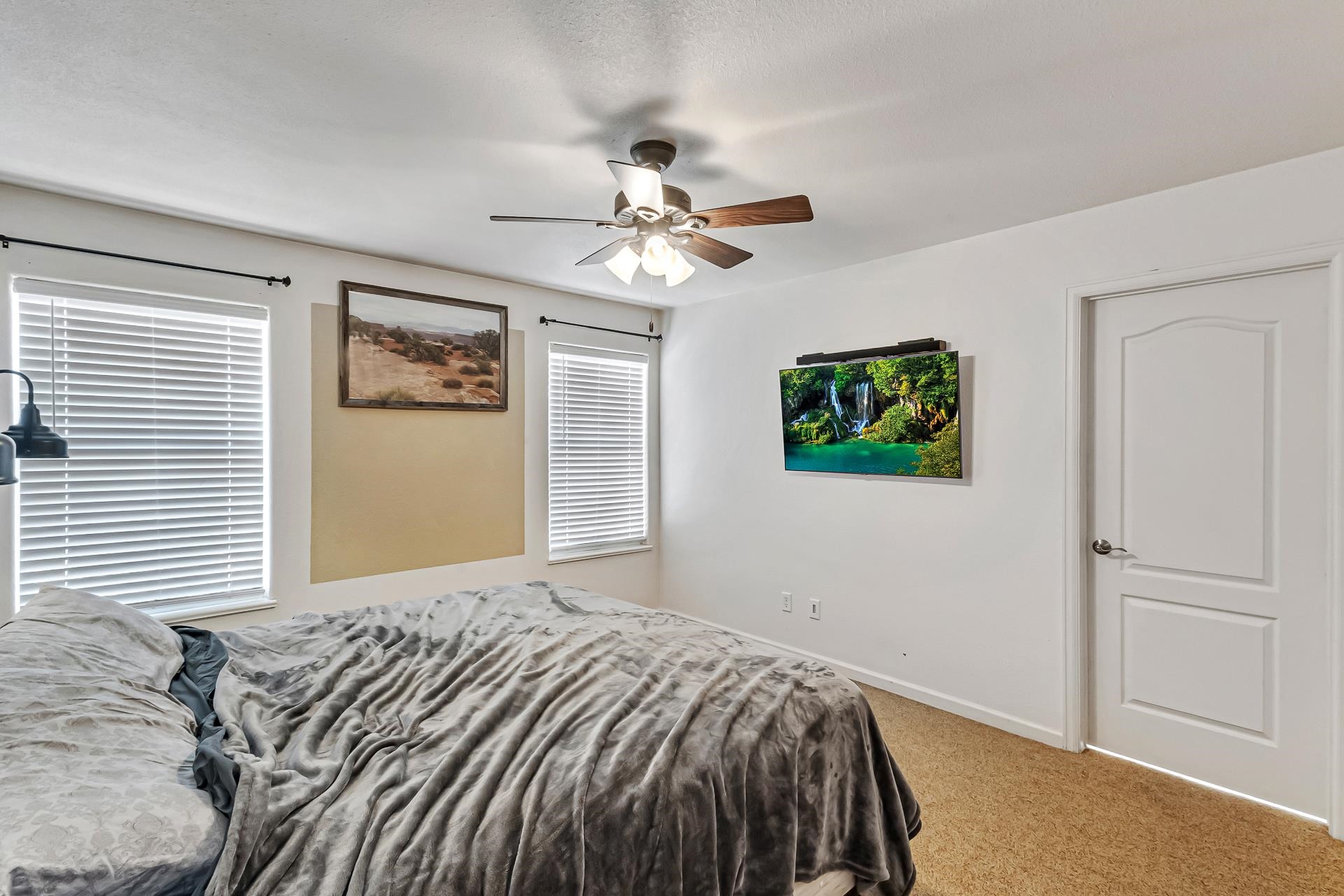 2841 1/2 Maverick Drive