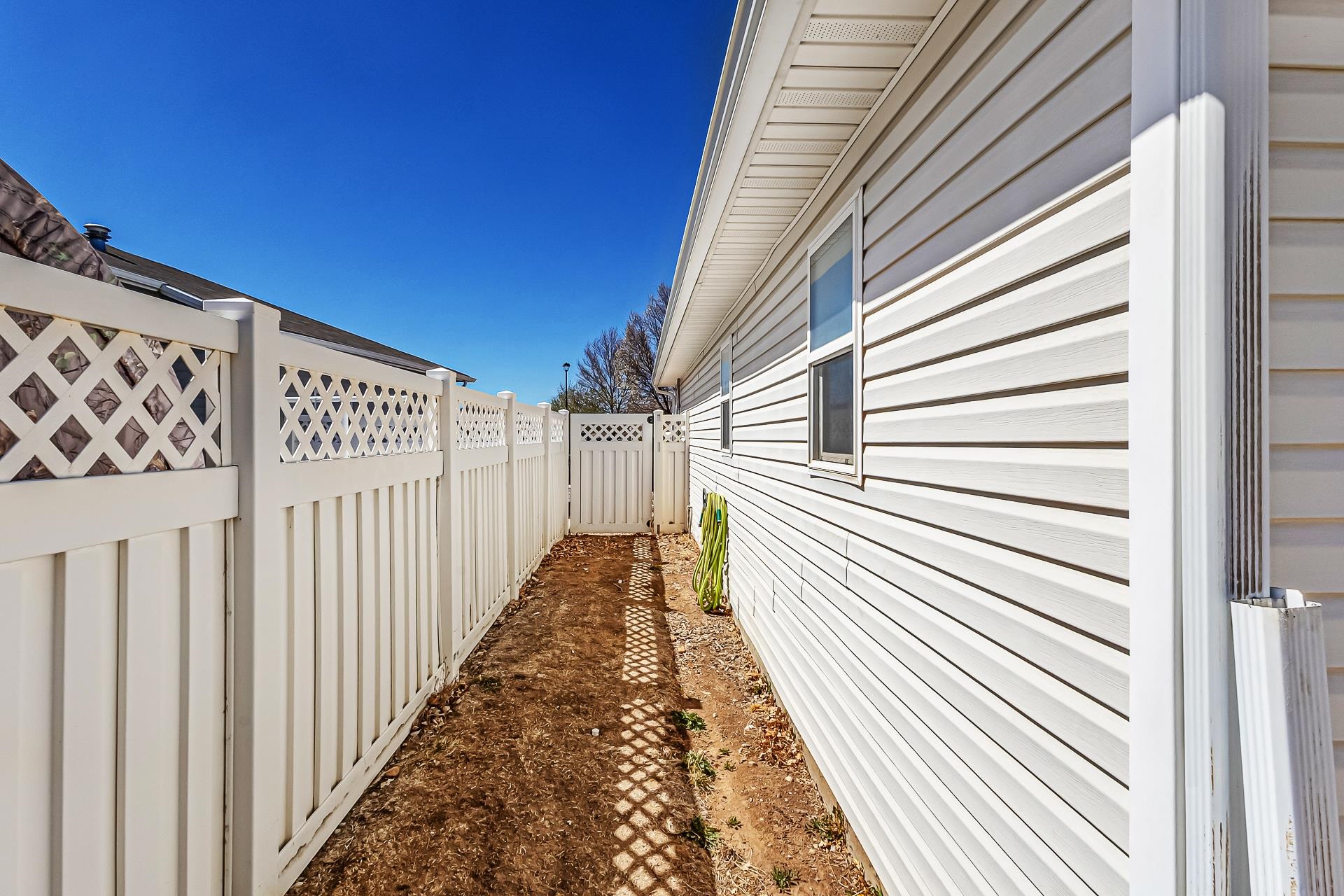 2841 1/2 Maverick Drive