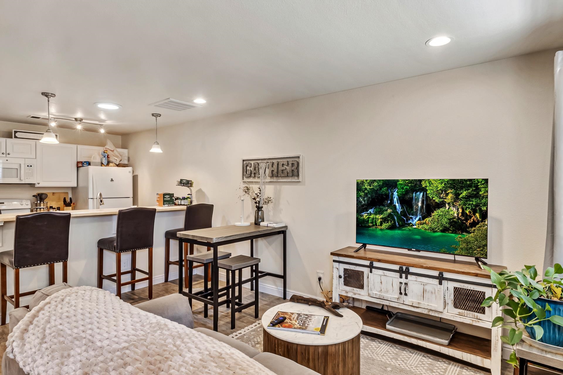 1344 Kennedy Avenue Unit: A,B,C