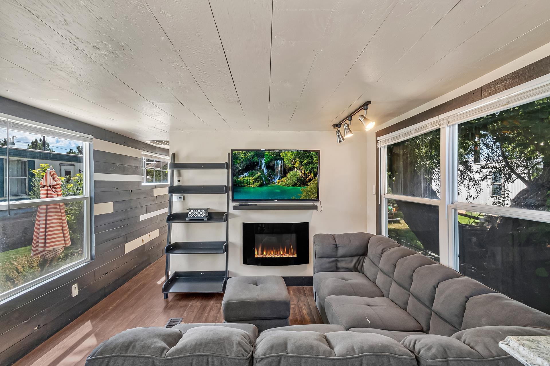 825 E Ottley Avenue Unit: A-4