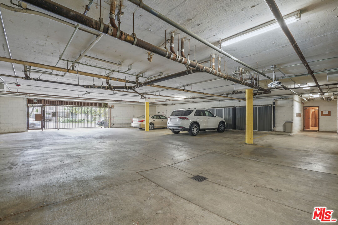 4454 Ventura Canyon Ave Unit: 105