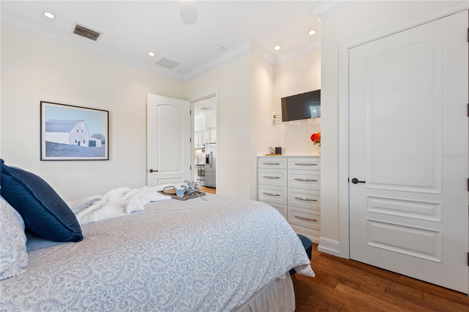 3018 KINGFISHER POINT