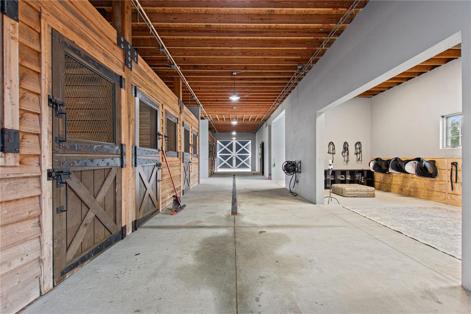 3018 KINGFISHER POINT