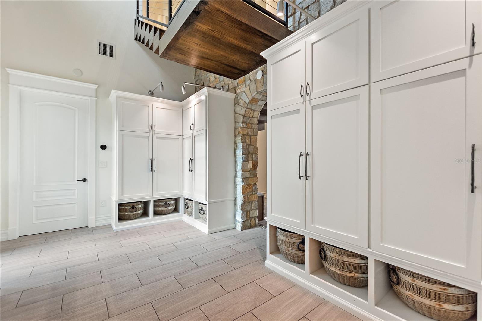 3018 KINGFISHER POINT