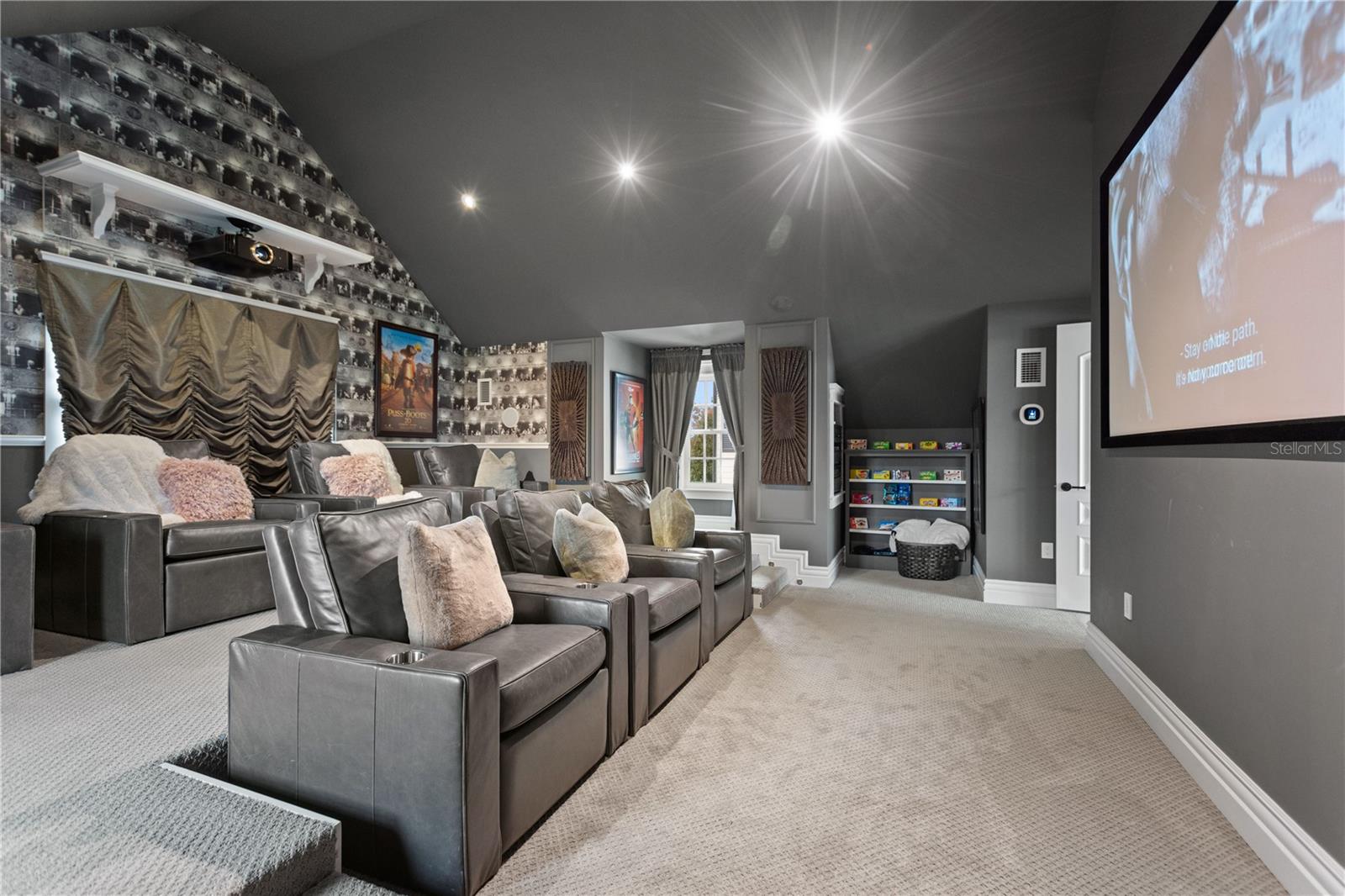 3018 KINGFISHER POINT