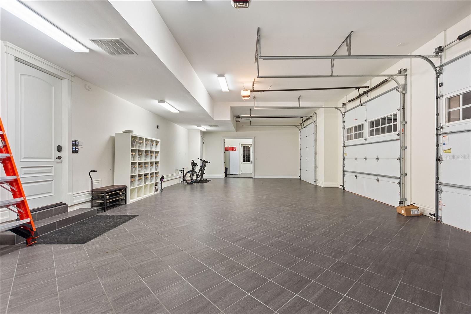 3018 KINGFISHER POINT