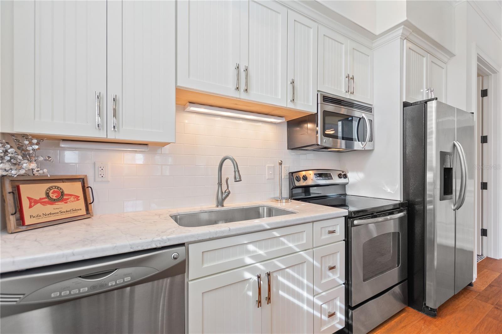 3018 KINGFISHER POINT