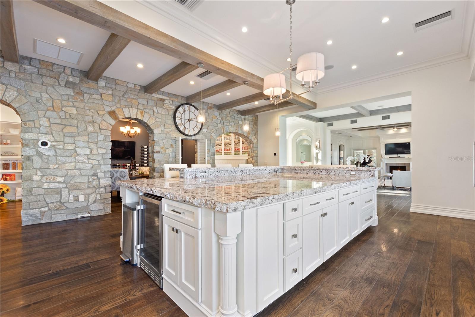 3018 KINGFISHER POINT