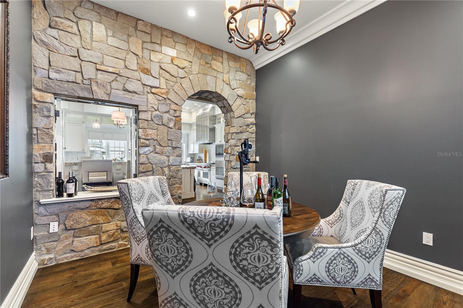 3018 KINGFISHER POINT