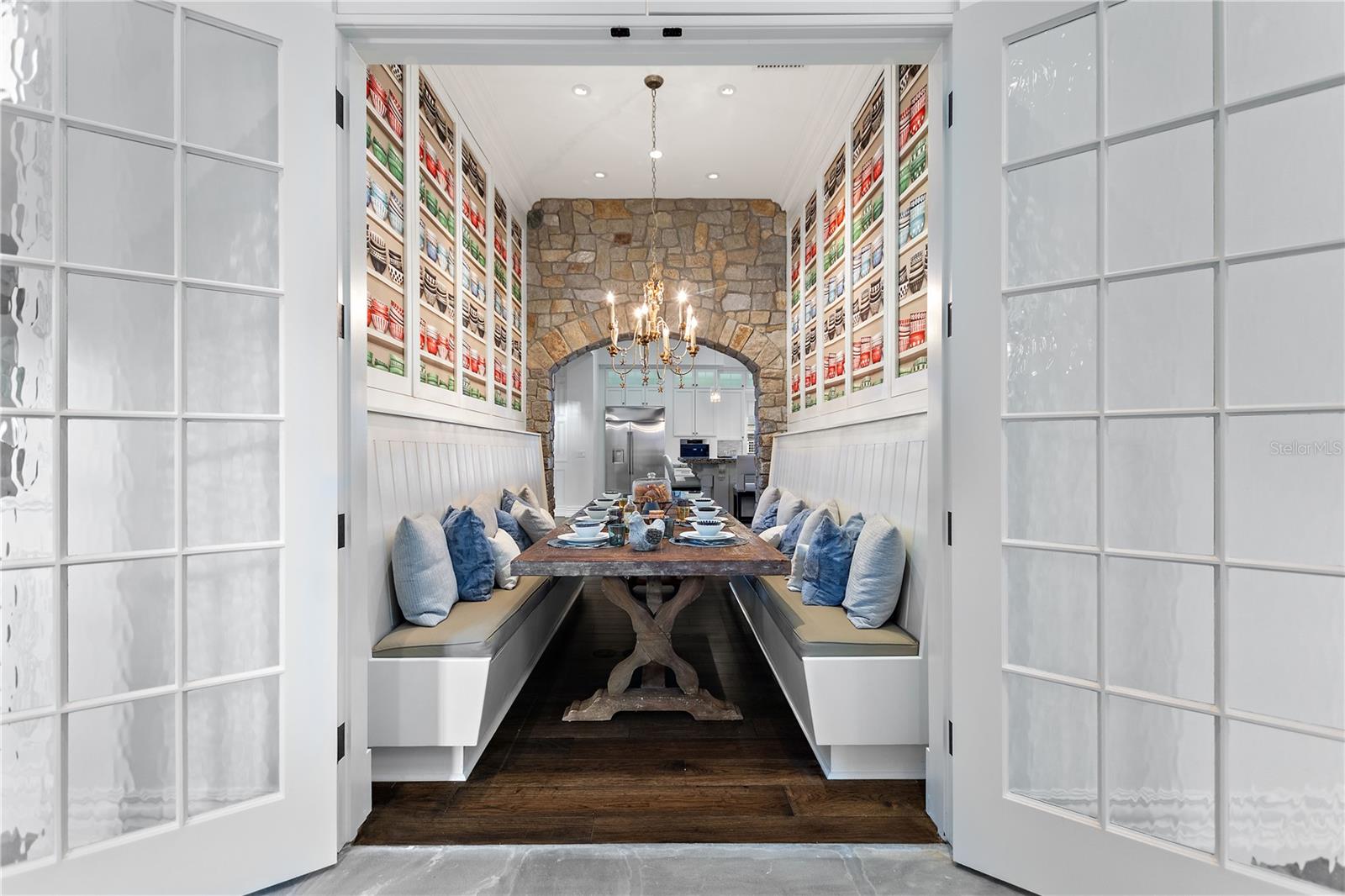 3018 KINGFISHER POINT