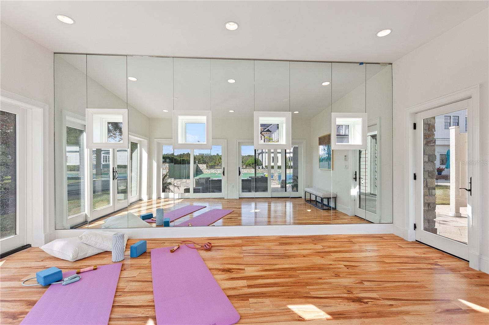 3018 KINGFISHER POINT