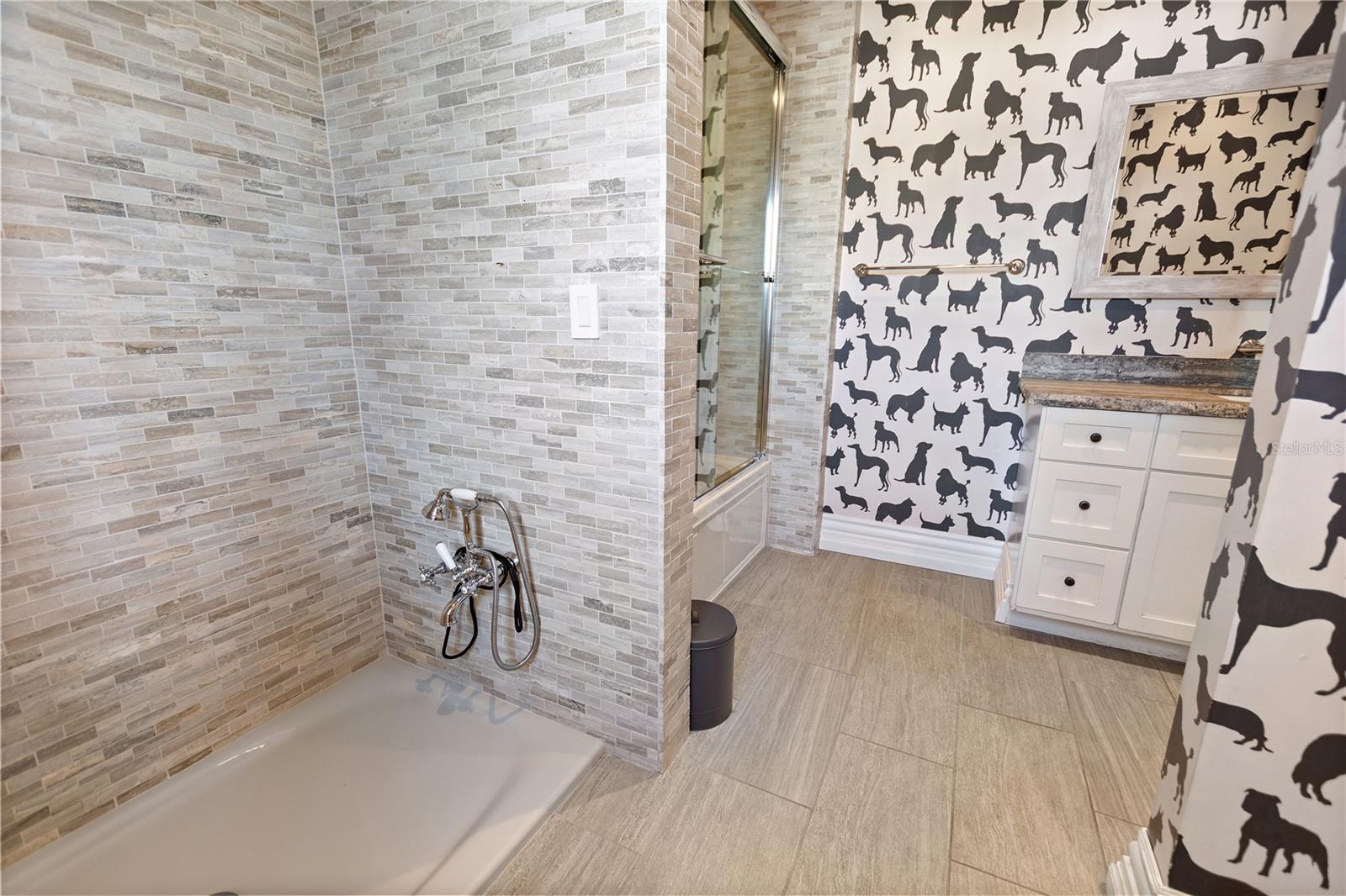 3018 KINGFISHER POINT