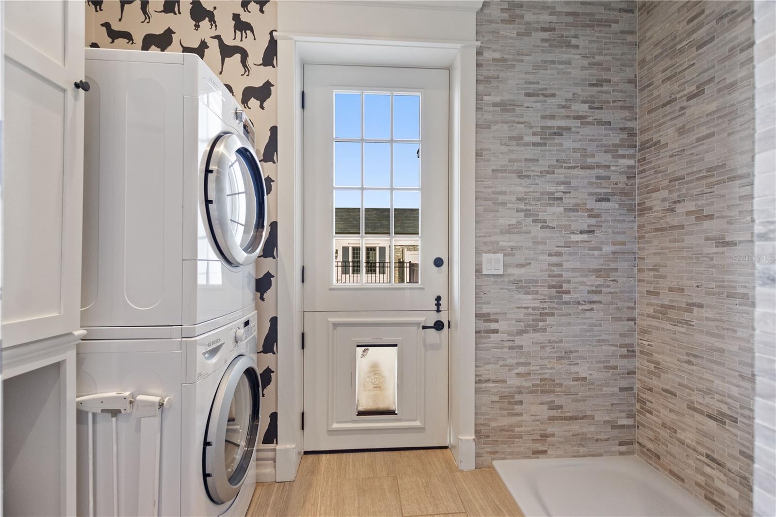 3018 KINGFISHER POINT