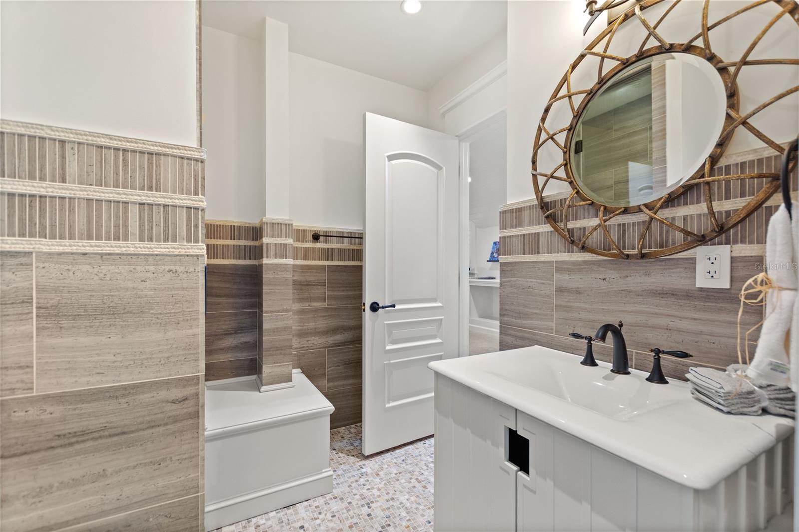 3018 KINGFISHER POINT