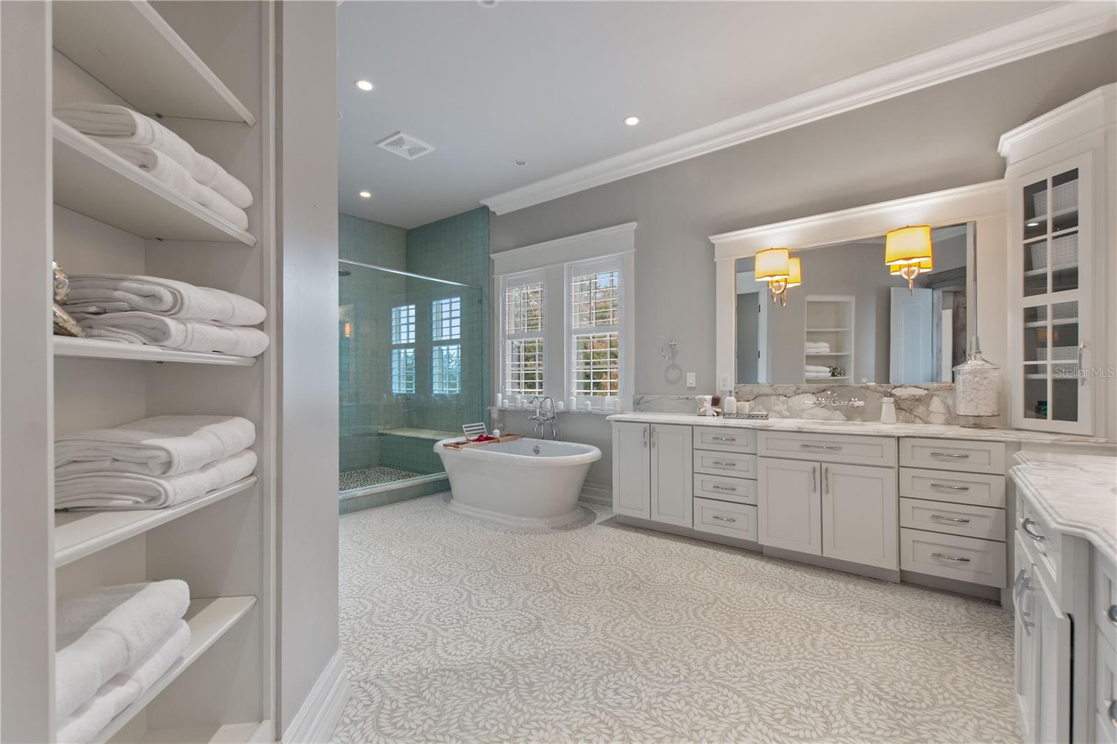 3018 KINGFISHER POINT