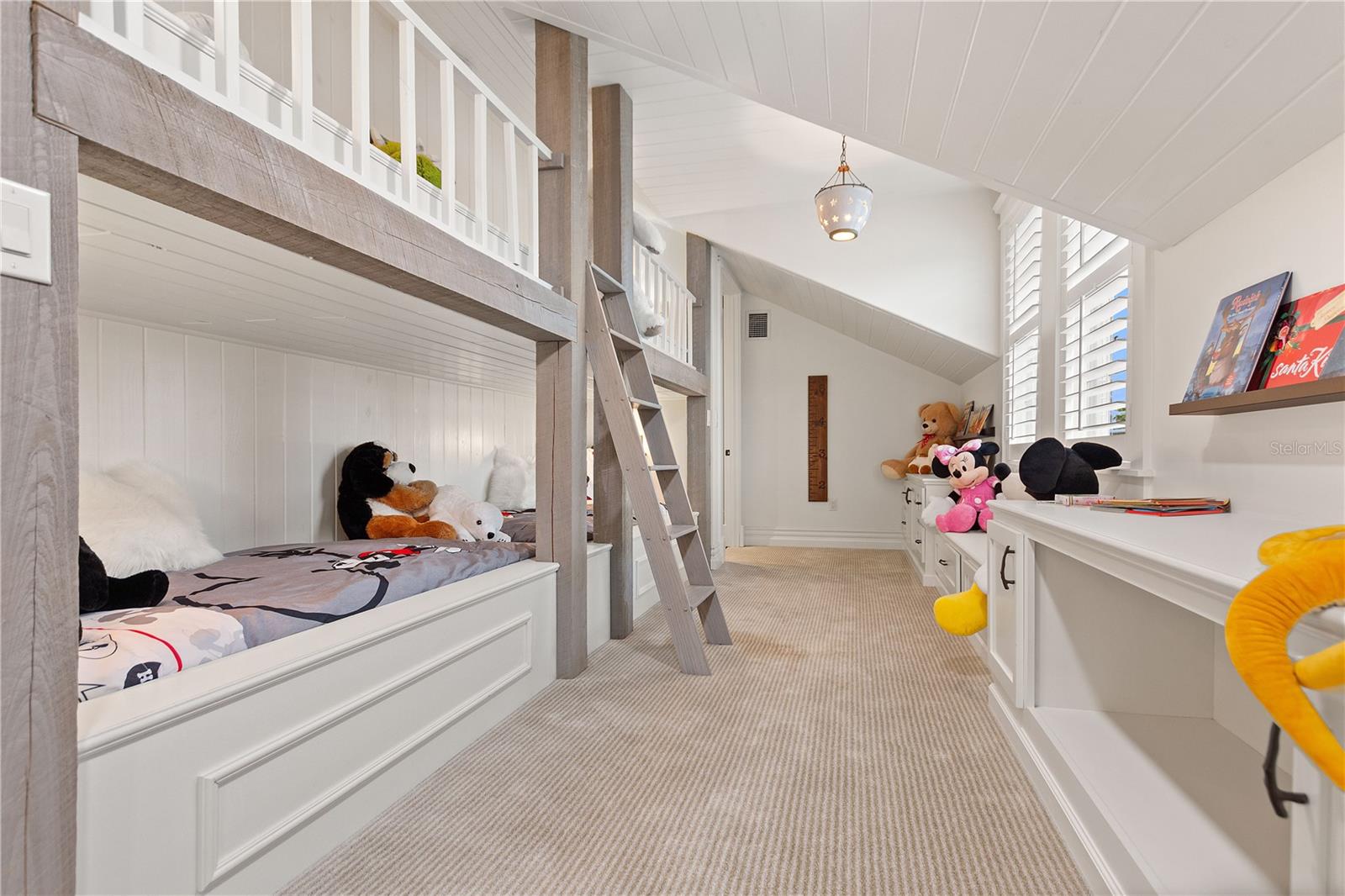 3018 KINGFISHER POINT