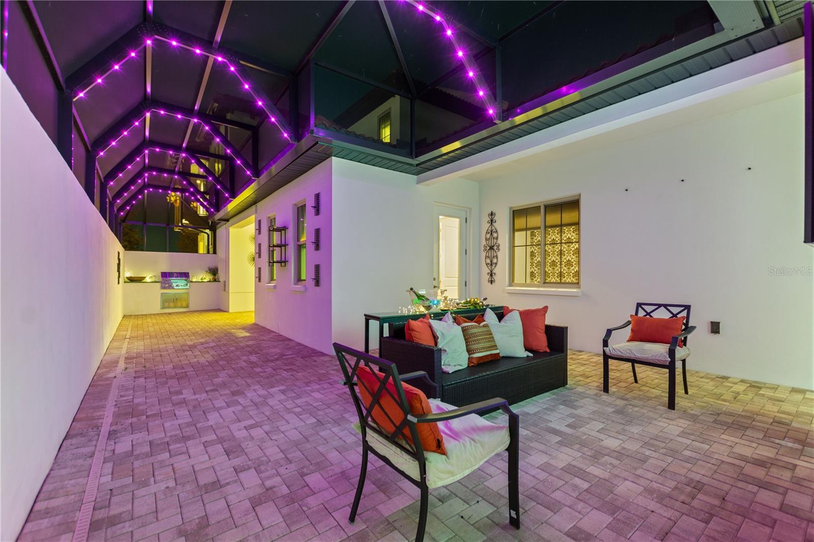 8872 BISMARCK PALM DR