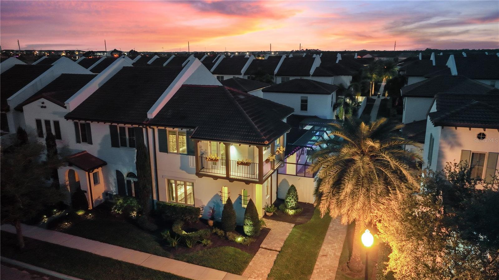 8872 BISMARCK PALM DR