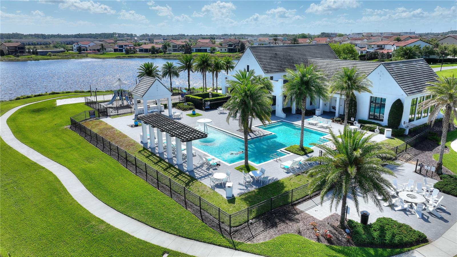 8872 BISMARCK PALM DR