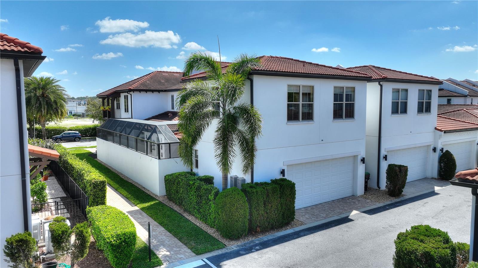 8872 BISMARCK PALM DR