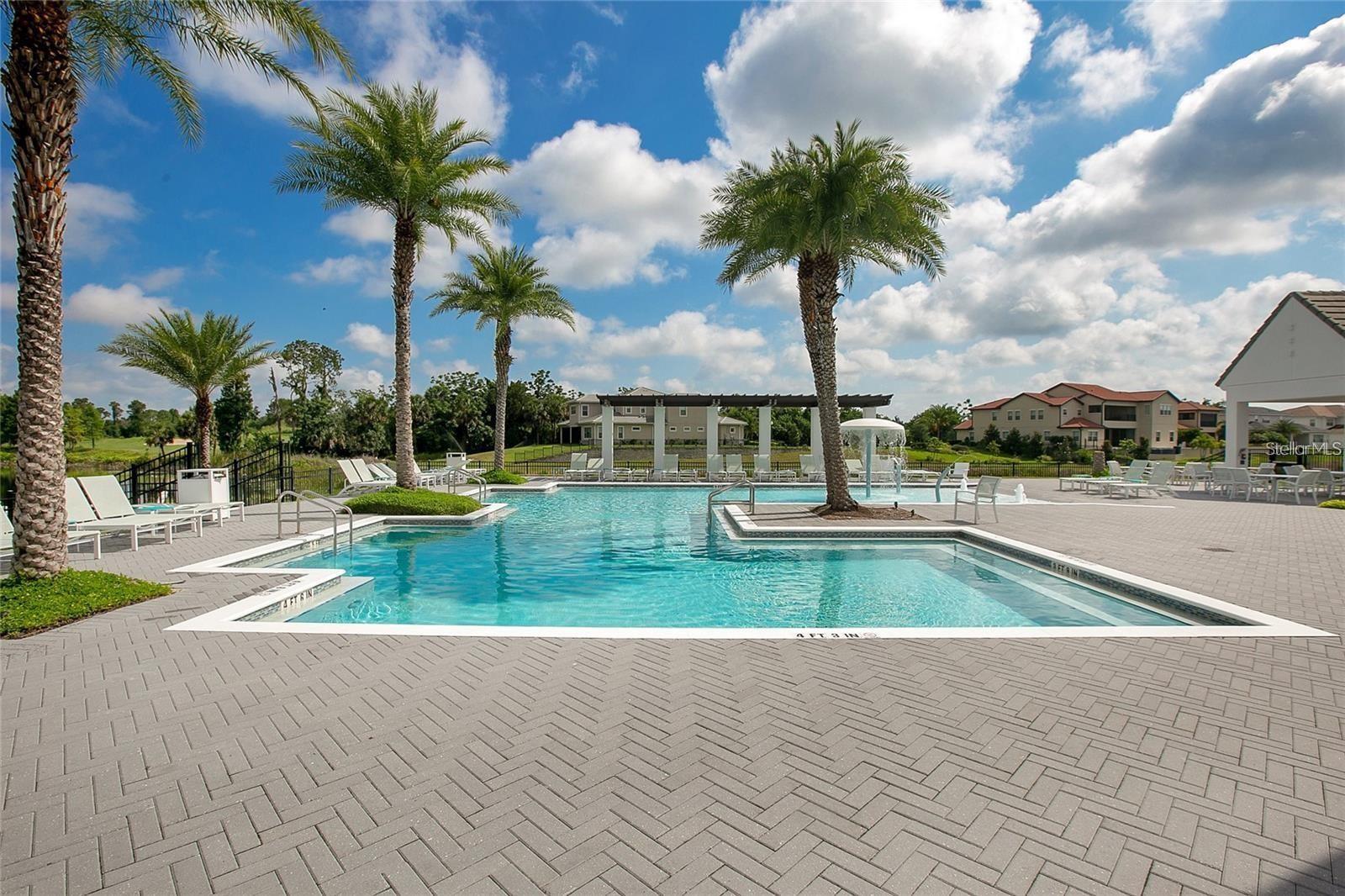 8872 BISMARCK PALM DR