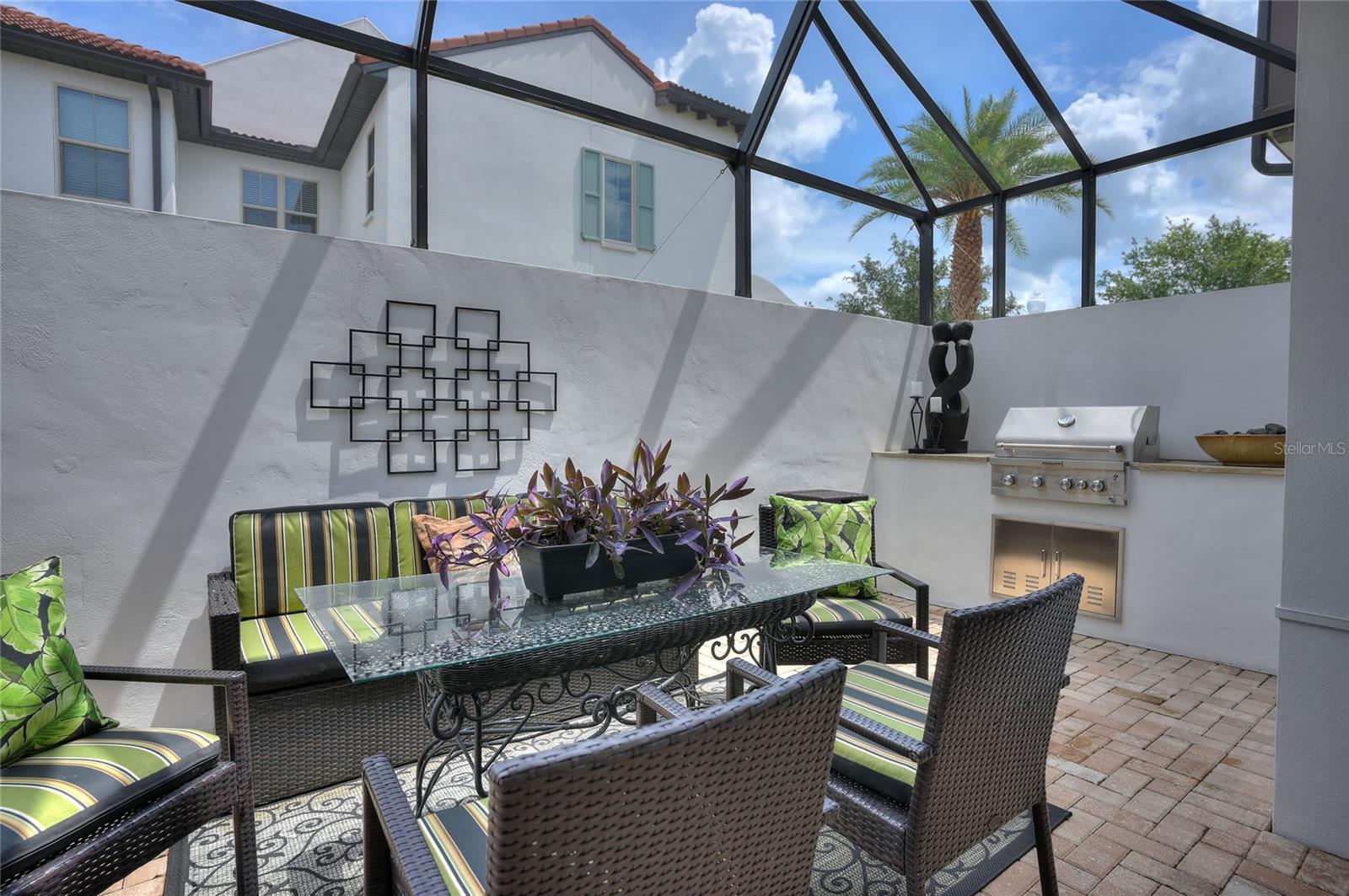 8872 BISMARCK PALM DR