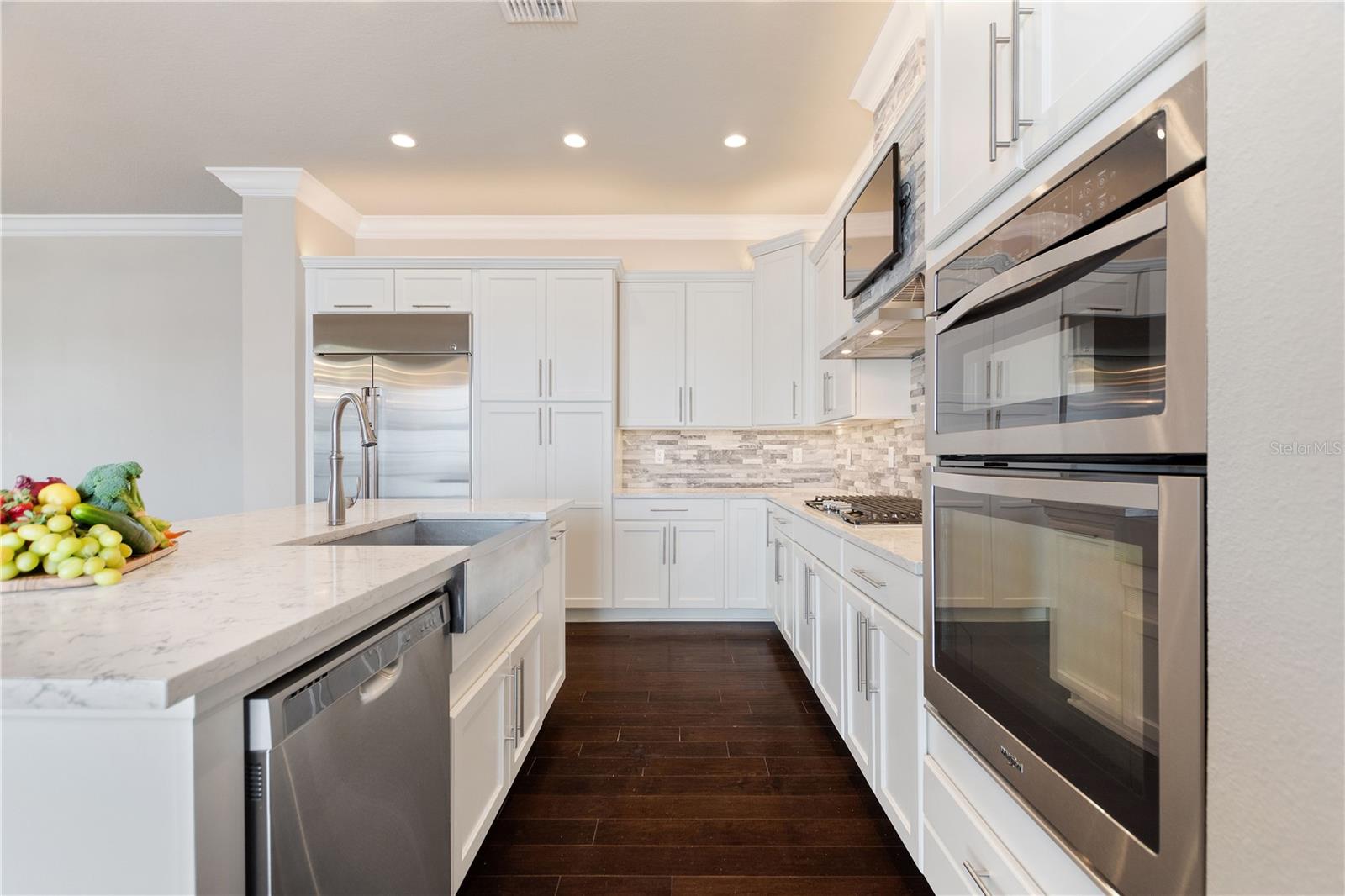 8872 BISMARCK PALM DR