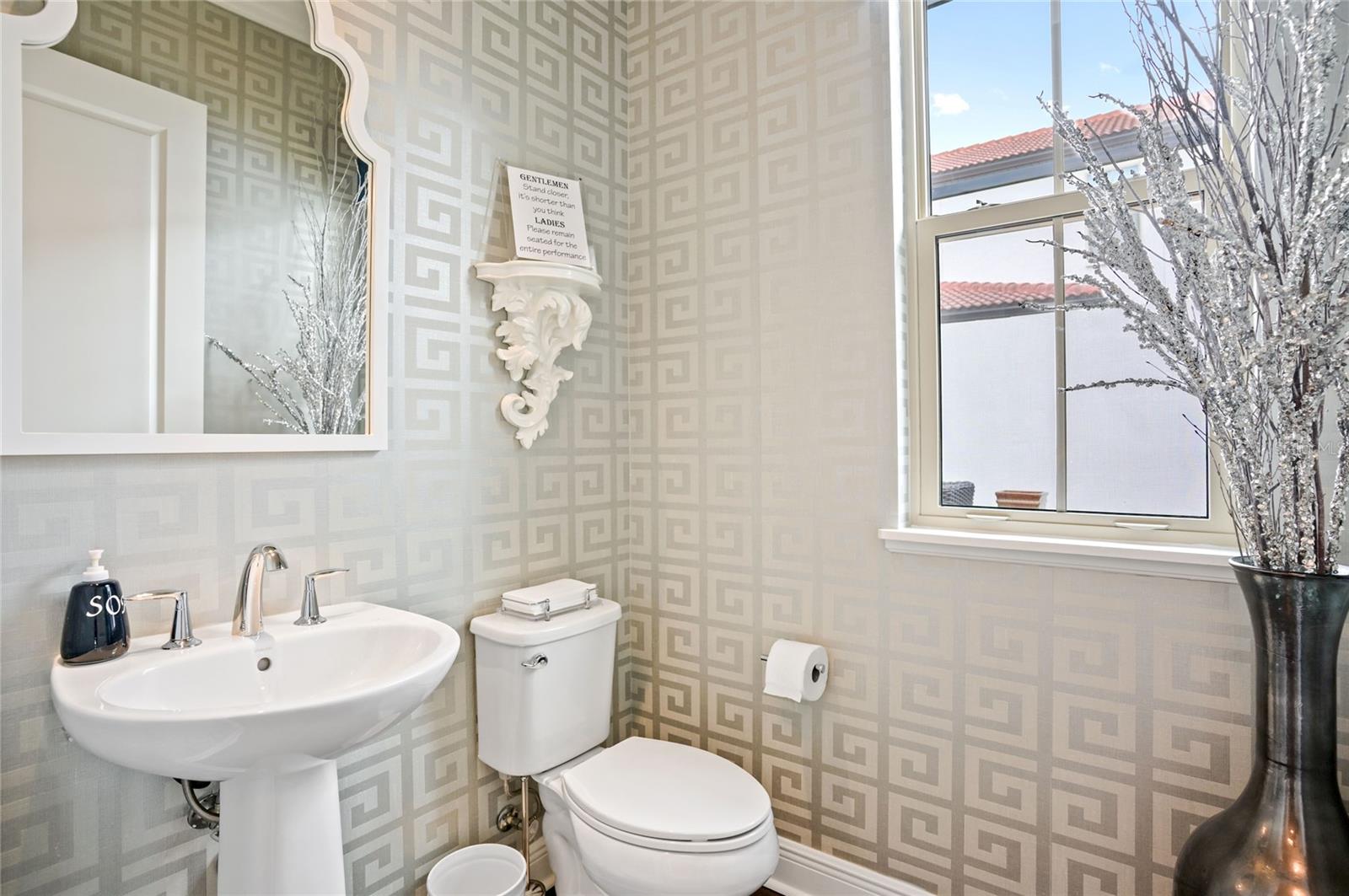 8872 BISMARCK PALM DR