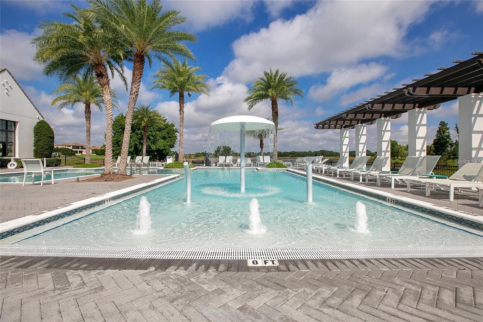 8872 BISMARCK PALM DR