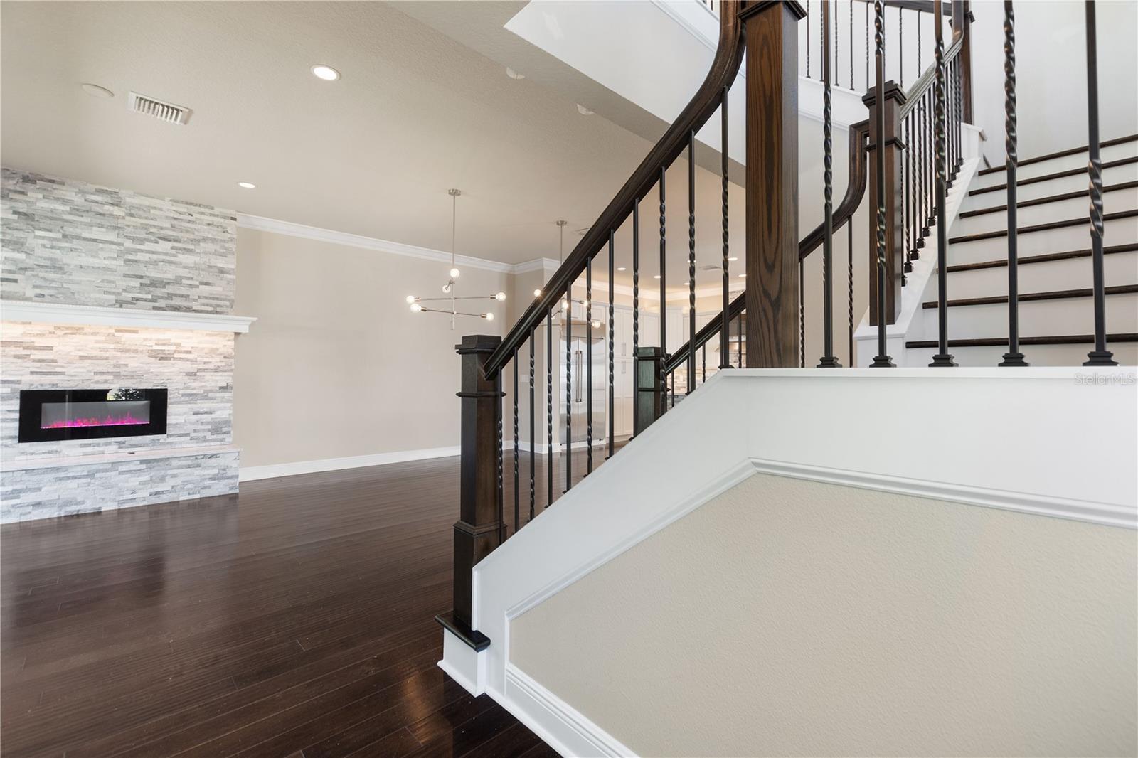 8872 BISMARCK PALM DR