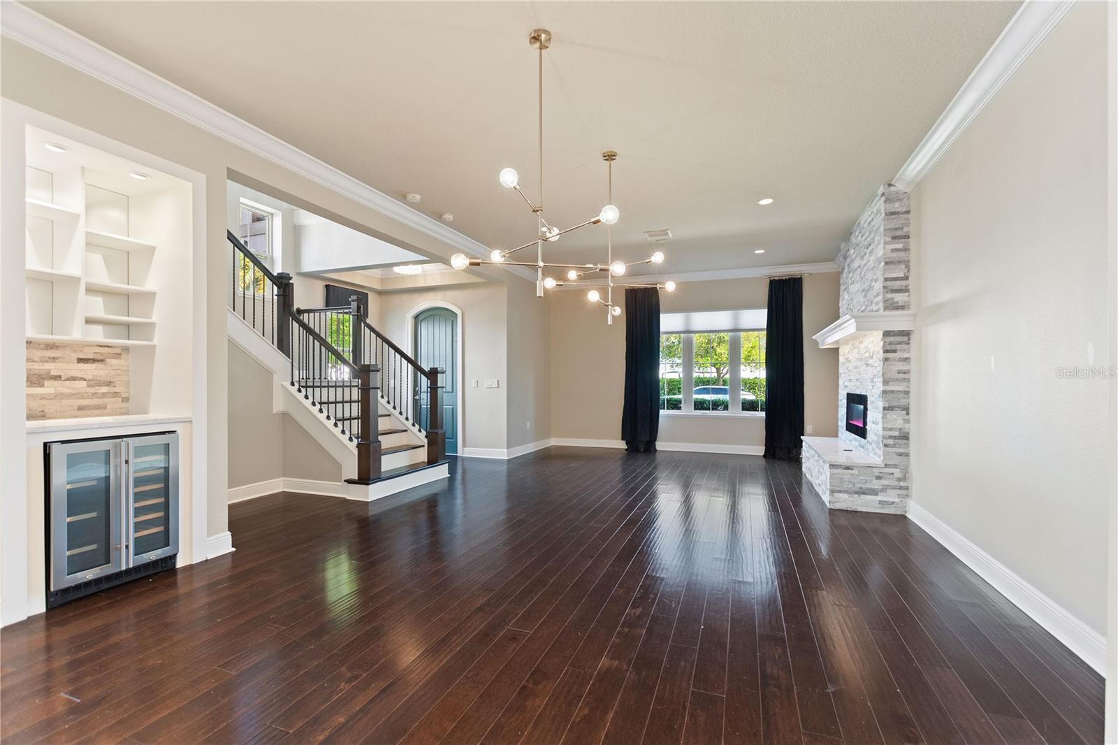 8872 BISMARCK PALM DR