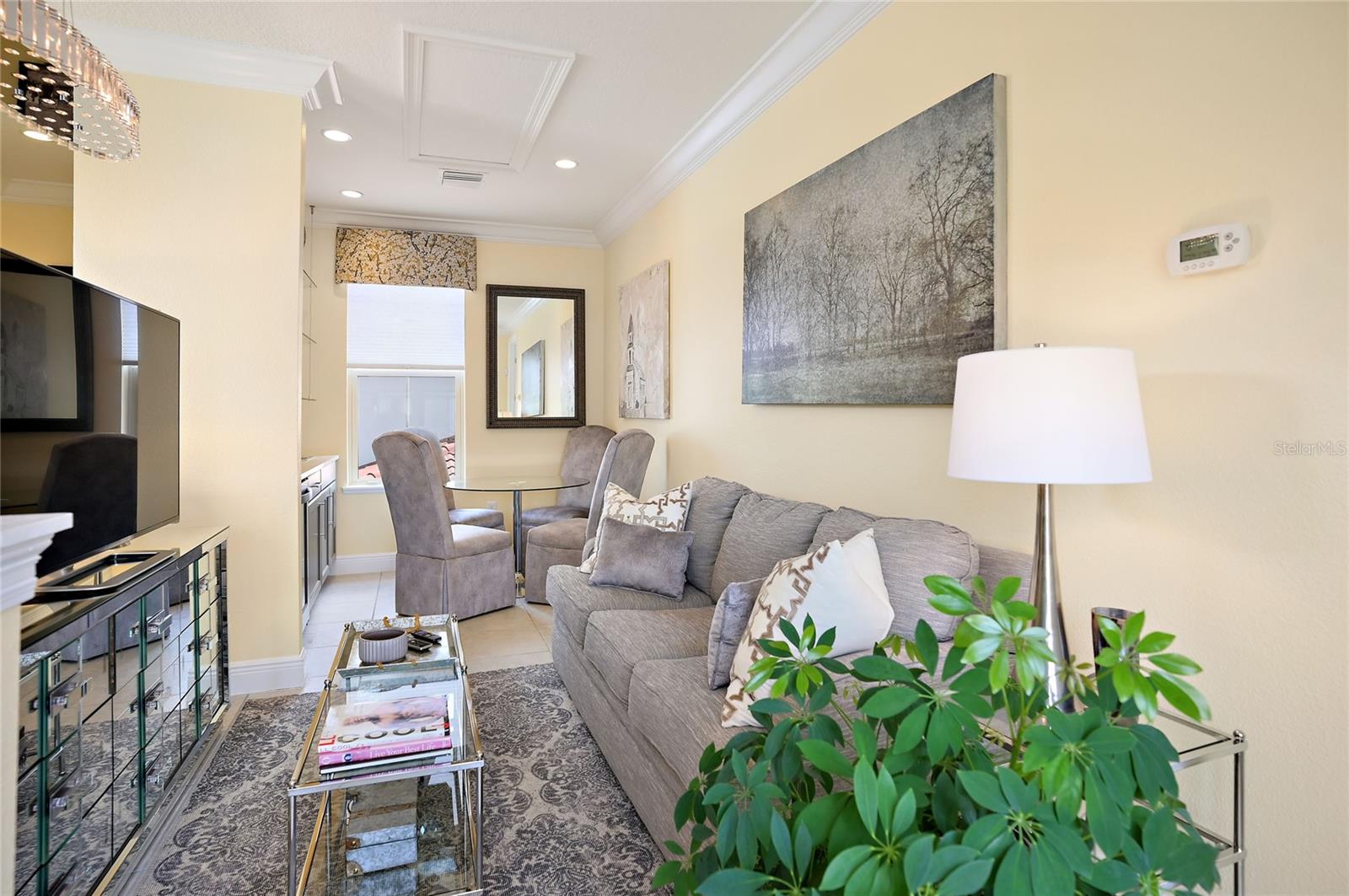 8872 BISMARCK PALM DR