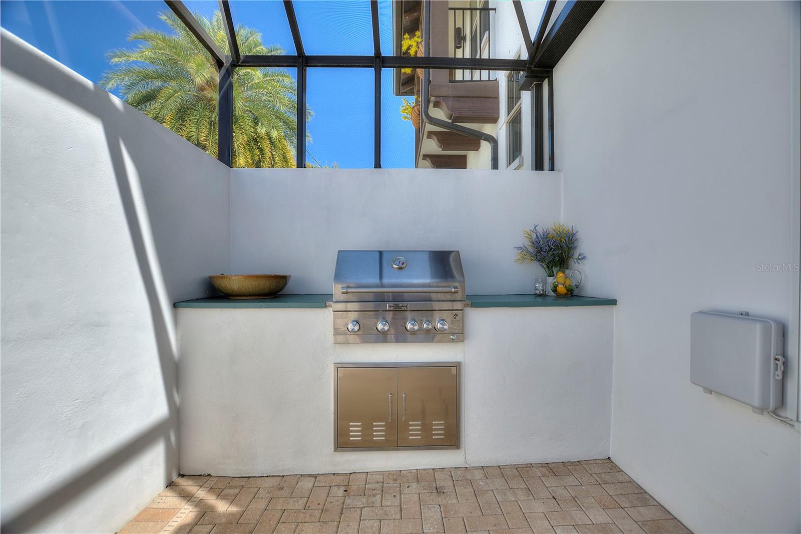 8872 BISMARCK PALM DR