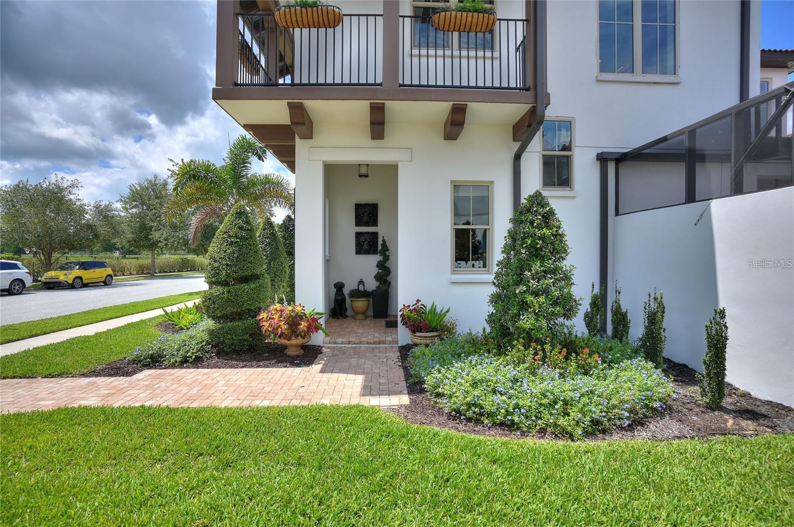 8872 BISMARCK PALM DR