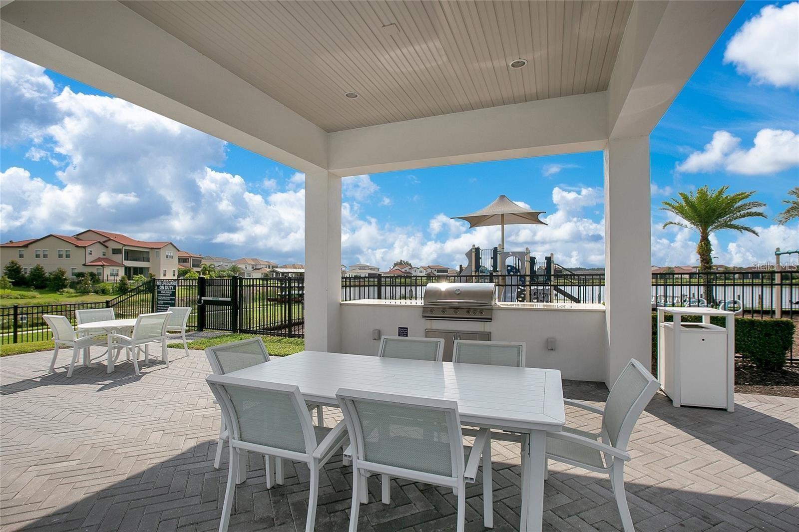 8872 BISMARCK PALM DR