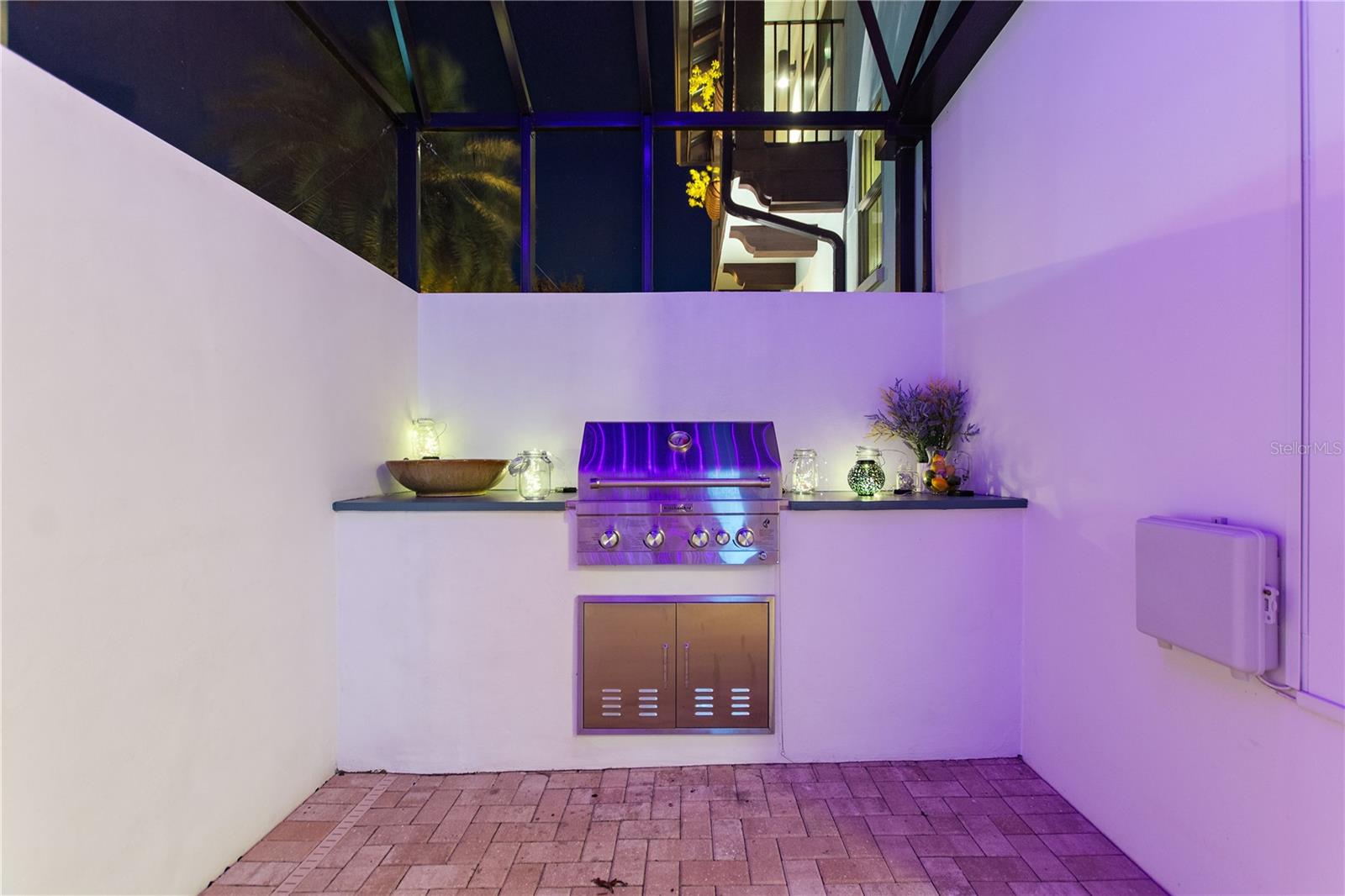 8872 BISMARCK PALM DR