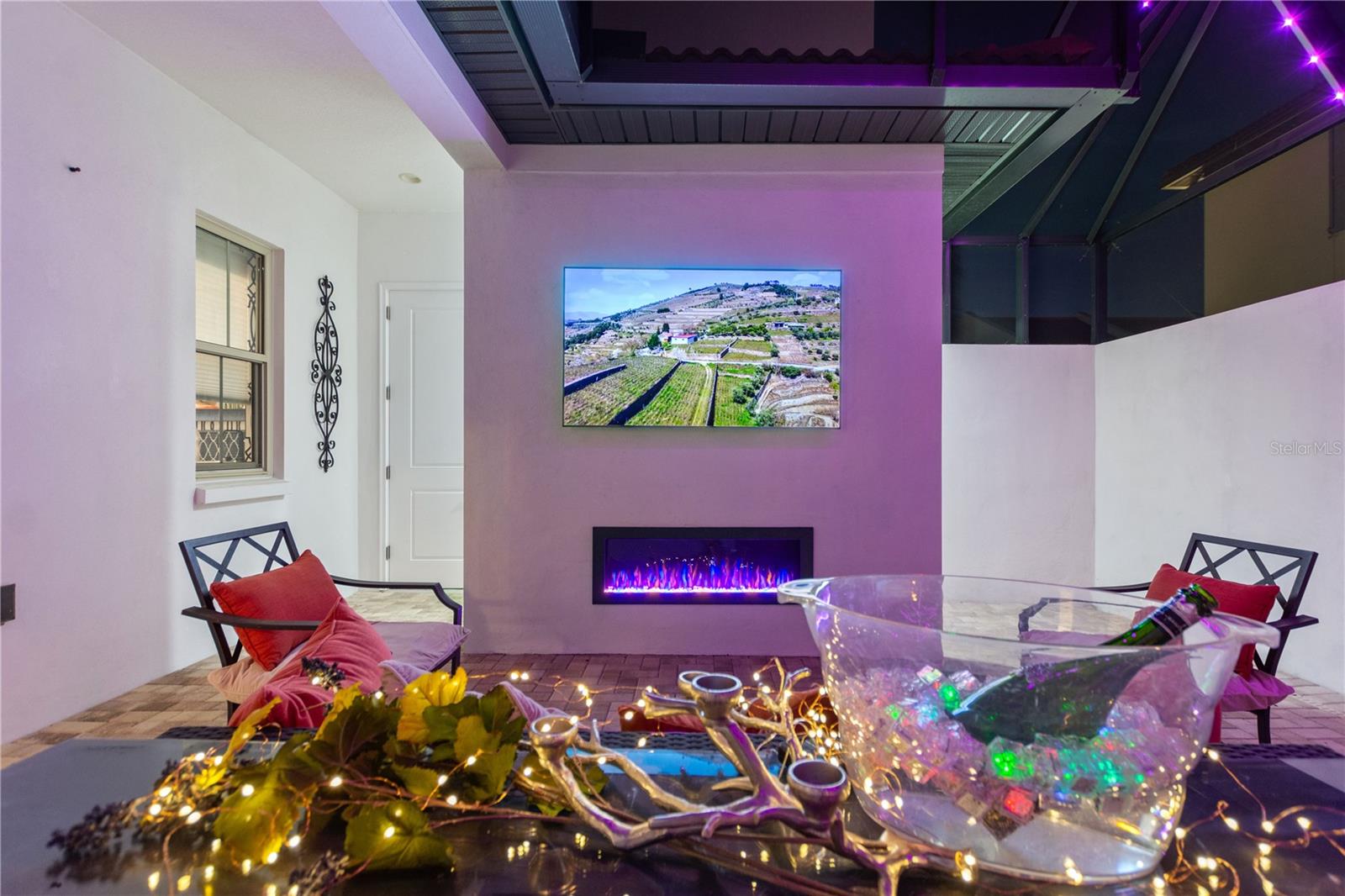 8872 BISMARCK PALM DR