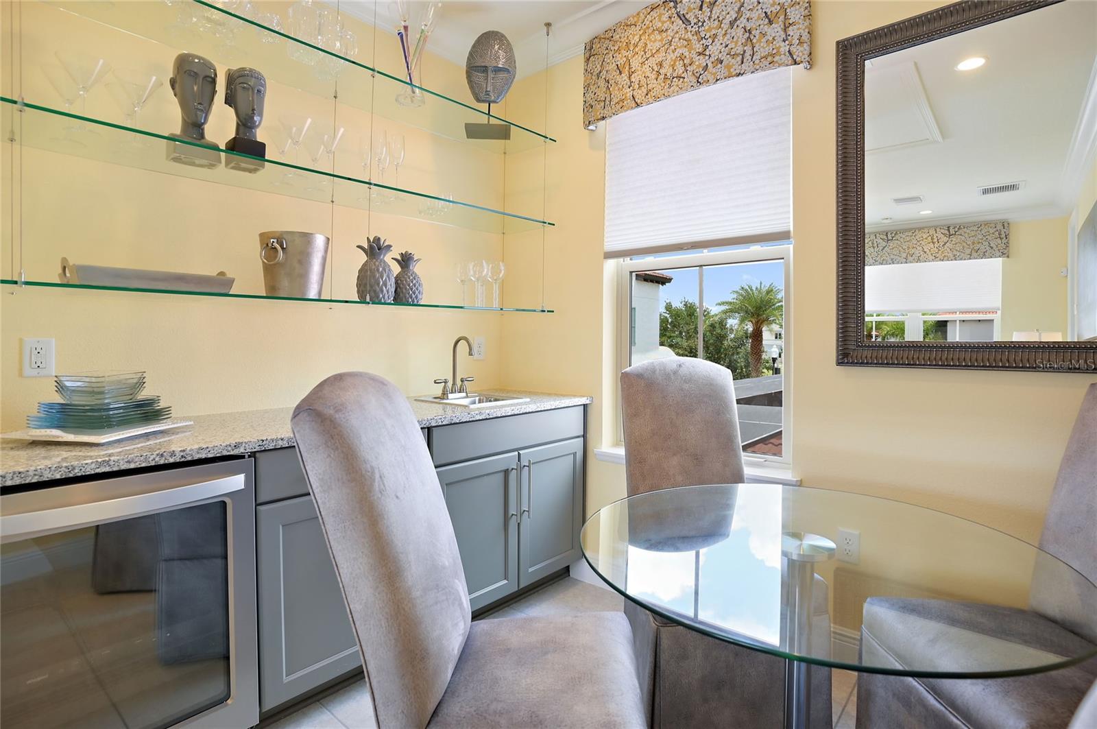 8872 BISMARCK PALM DR