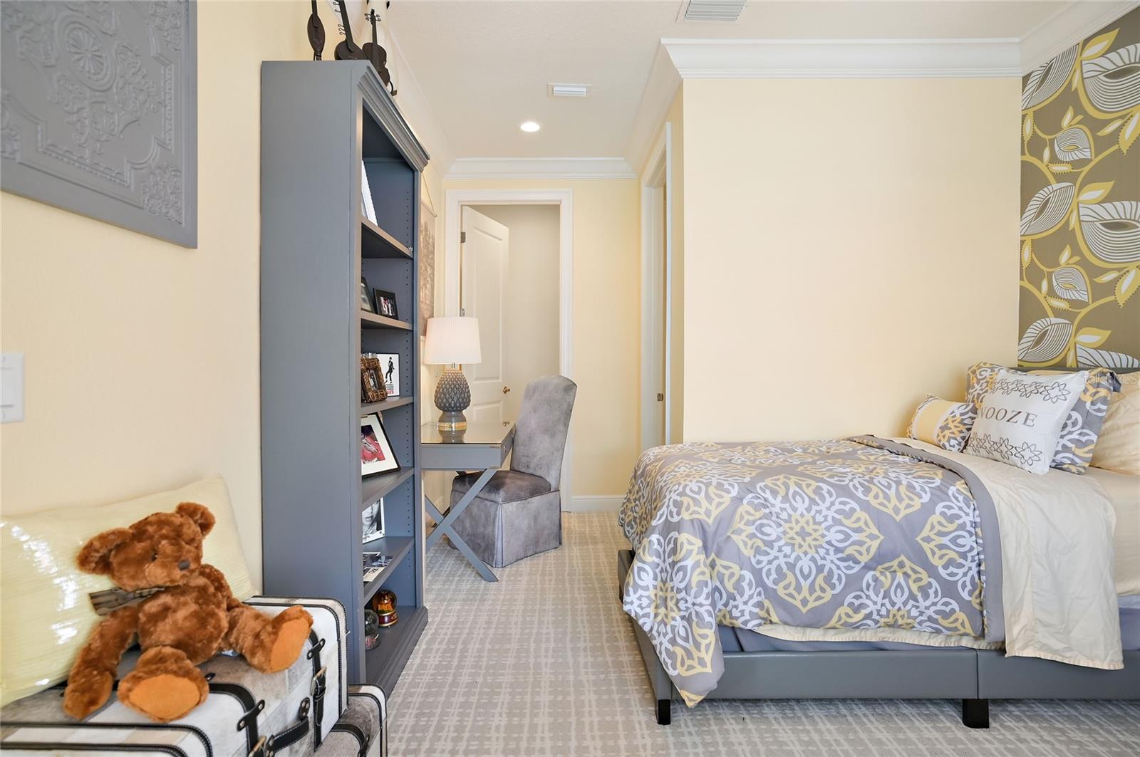 8872 BISMARCK PALM DR